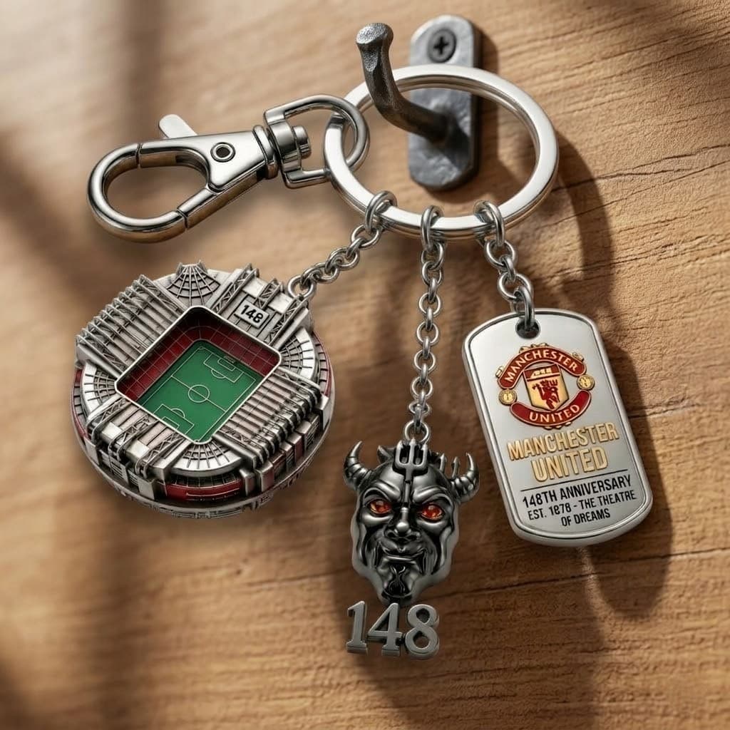 Manchester United 148th Anniversary The Theatre Of Dreams Keychain - Image 2