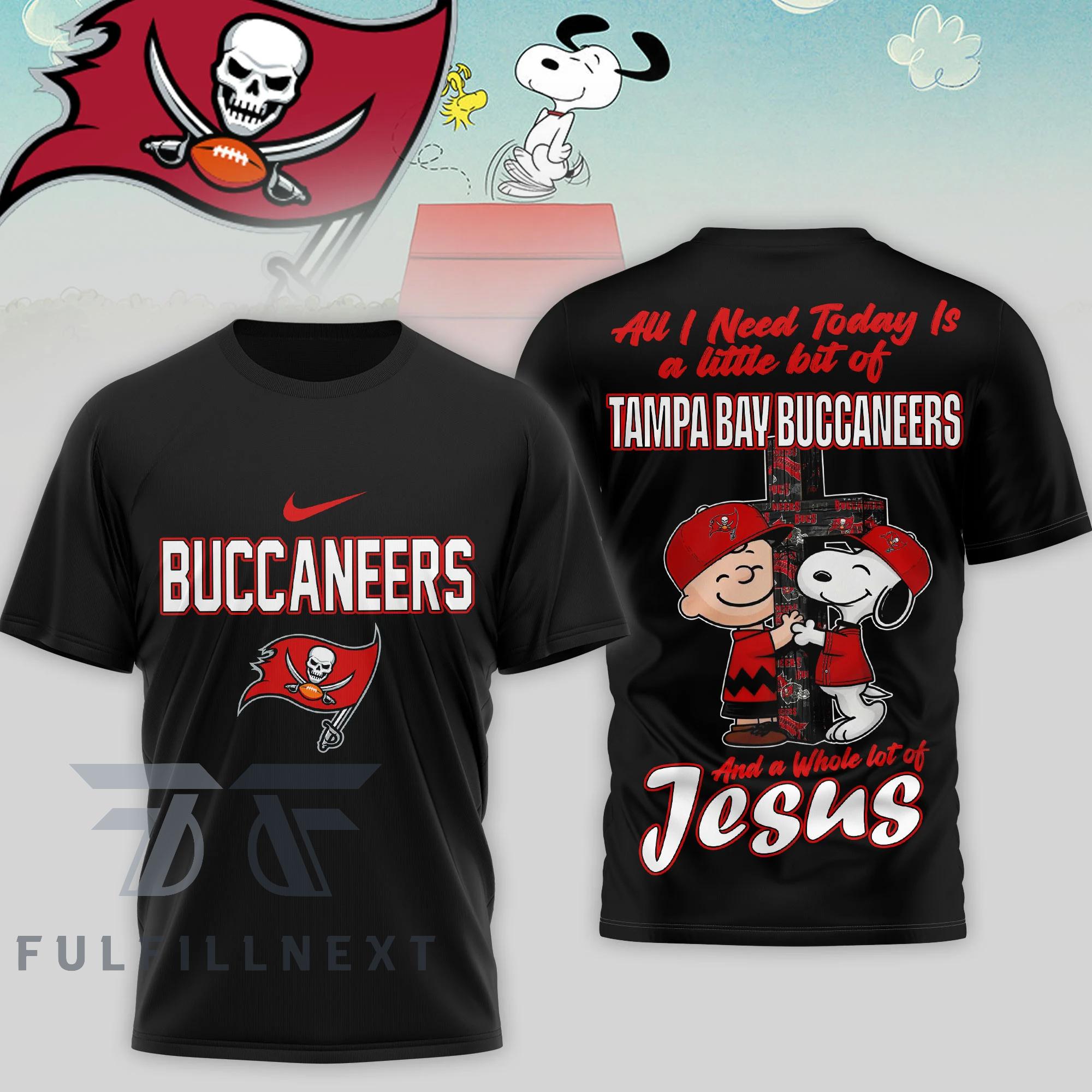 Tampa Bay Buccaneers Peanuts Charlie Brown Snoopy T-Shirt - Image 2